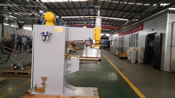 50HZ 3.5KN โลหะแผ่น CNC เครื่องปั่นจุด โต๊ะทํางาน